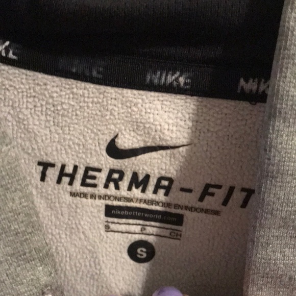 Nike Therma-Fit Sweatshirt - Picture 5 of 5